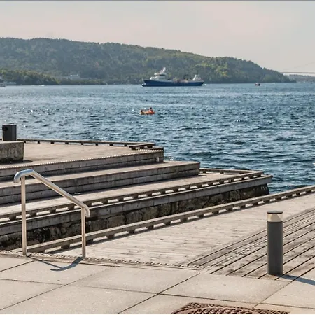 Bergenhus In Historical Sandviken * Берген